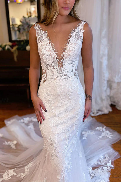 White V-Neck Mermaid Long Lace Wedding Dress Sweep/Brush Train Dresses