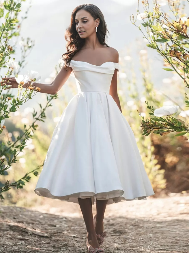 A-Line Short Wedding Dresses Off-The-Shoulder Sleeveless Short Tea-Length Bridal Dresses