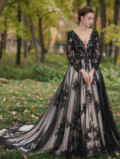 Black Wedding Dresses Lace A-Line Long Sleeves Backless Floor-Length Bridal Gown Court Train Dresses