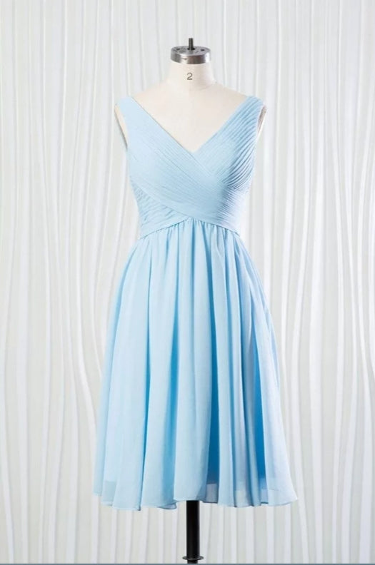 Sky Blue Elegant Short Chiffon Bridesmaid Dress V-Neck