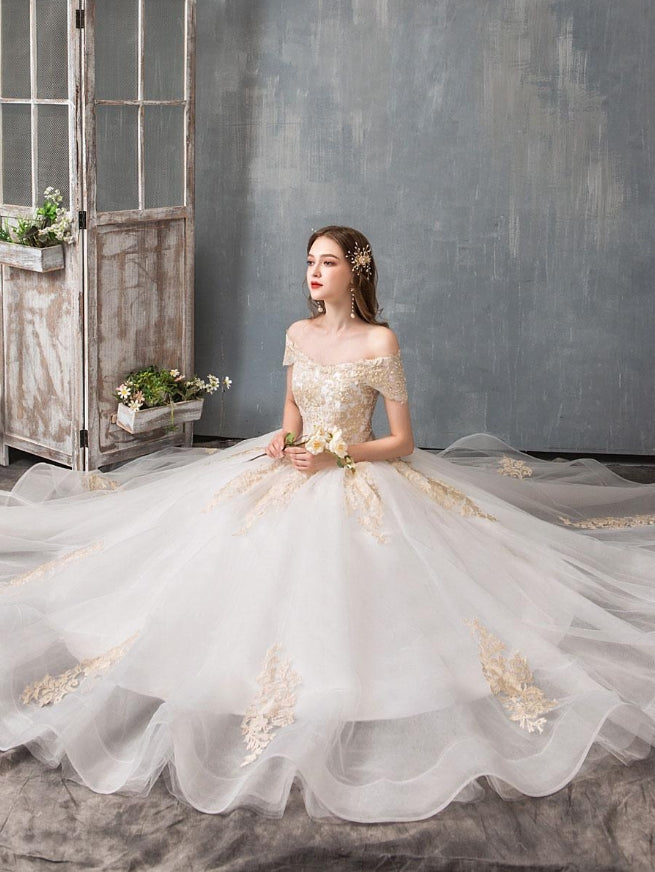 A-Line Princess Wedding Dresses Ball Gown Off Shoulder Golden Lace Appliqued Floor Length Bridal Dress