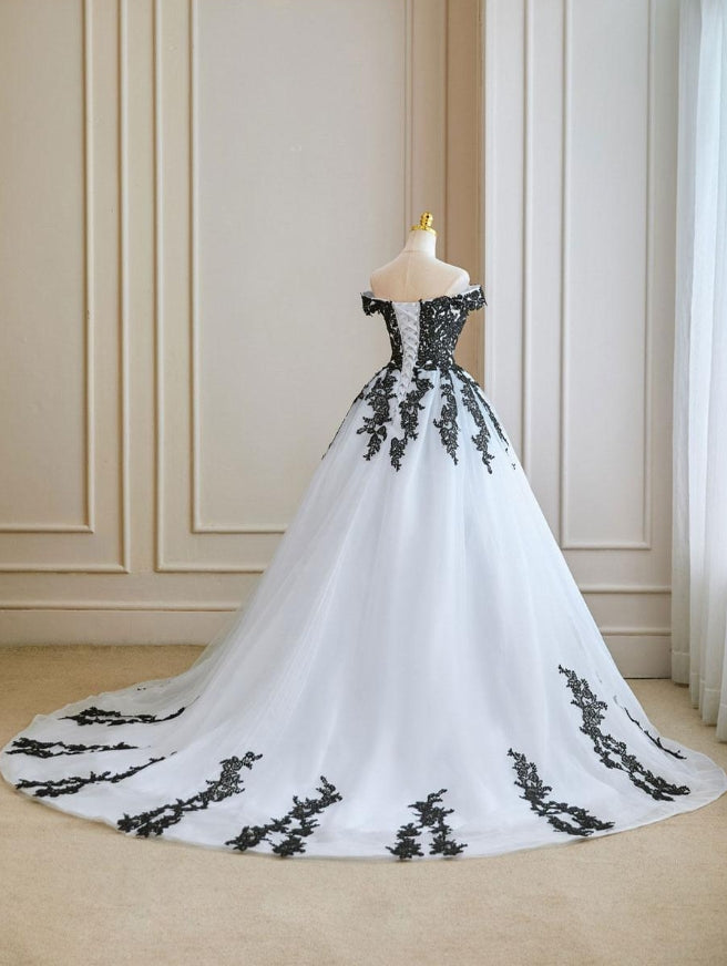 Black And White Wedding Dresses A-Line Short Sleeves Lace Tulle Floor-Length Bridal Gown