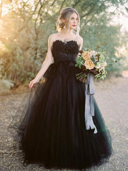 Gothic Black Wedding Dresses A-Line Strapless Sleeveless Tulle Lace Floor-Length Bridal Dress