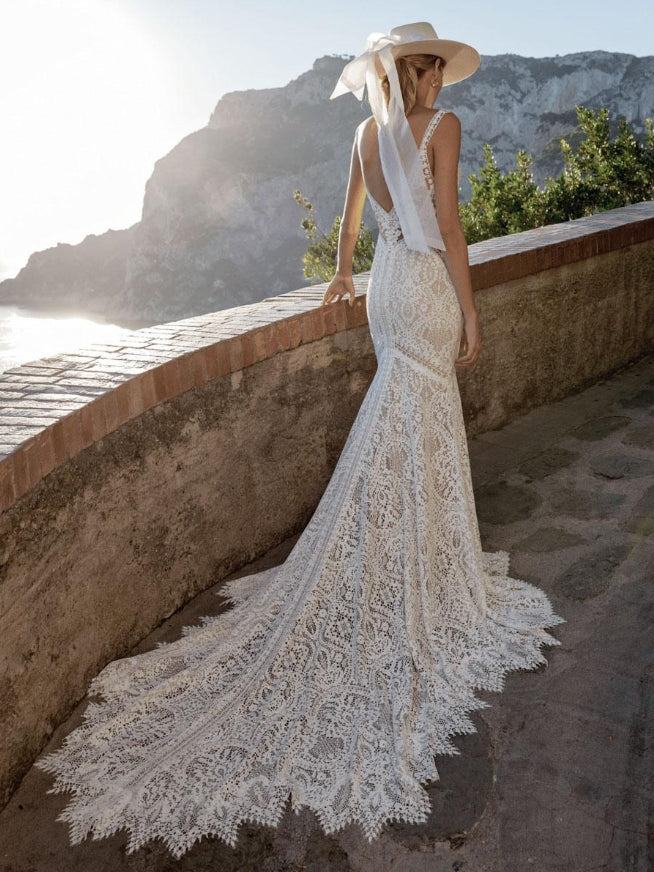 Lace Wedding Dress With Train Mermaid Sleeveless V-Neck Bridal Gowns