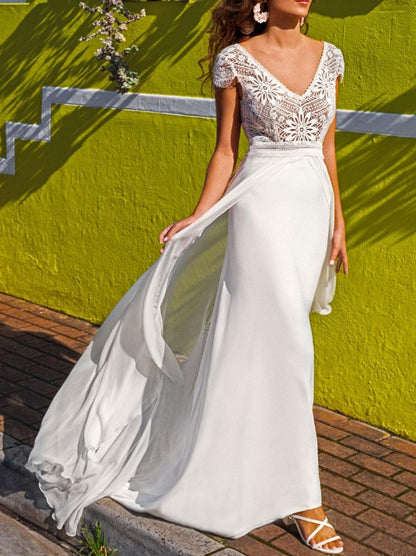 Ivory Boho Wedding Dress Lace A-Line With Train Backless Short Sleeves V-Neck Wedding Dresses