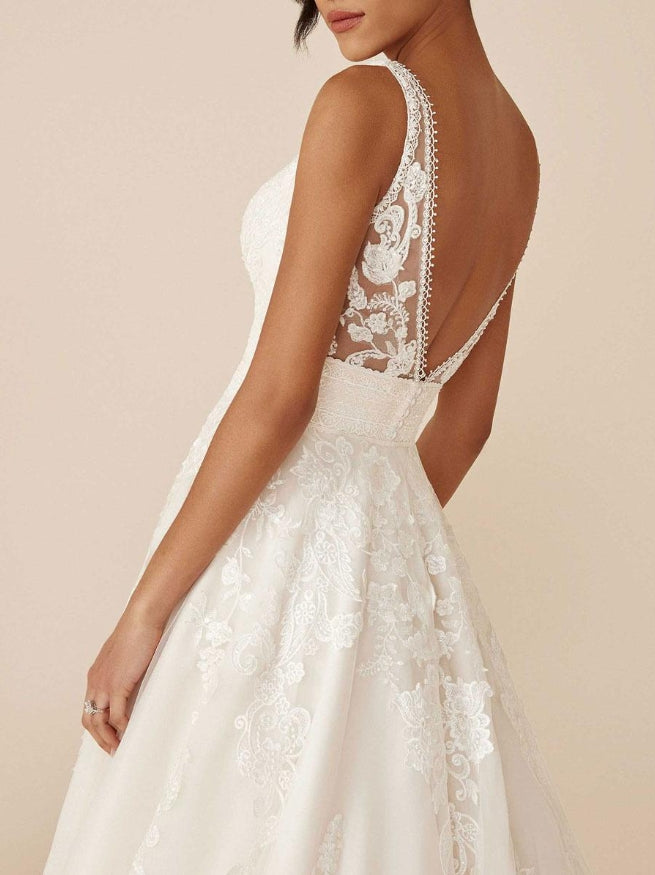 Ivory Simple Wedding Dress With Train V-Neck Sleeveless Backless Lace A-Line Bridal Gowns