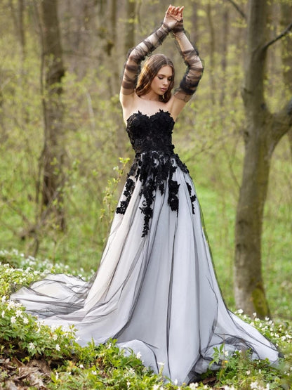 Black Wedding Dresses Sweetheart A-Line Lace Gothic Tulle Court Train Bridal Gown