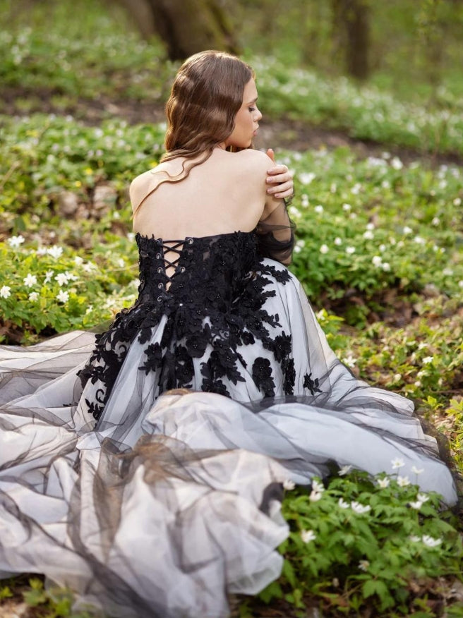 Black Wedding Dresses Sweetheart A-Line Lace Gothic Tulle Court Train Bridal Gown