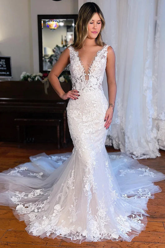 White V-Neck Mermaid Long Lace Wedding Dress Sweep/Brush Train Dresses