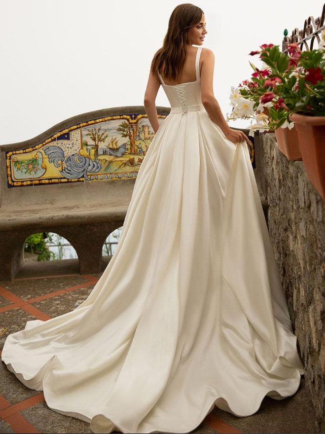 Vintage Wedding Dress V-Neck Sleeveless Satin With Train Split Front Traditional Dresses