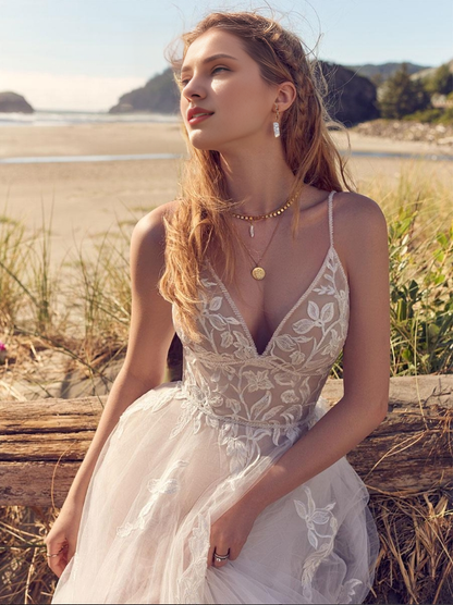 Ivory Boho Wedding Dress Lace A-Line Princess With Train Sleeveless V-Neck Bridal Gown