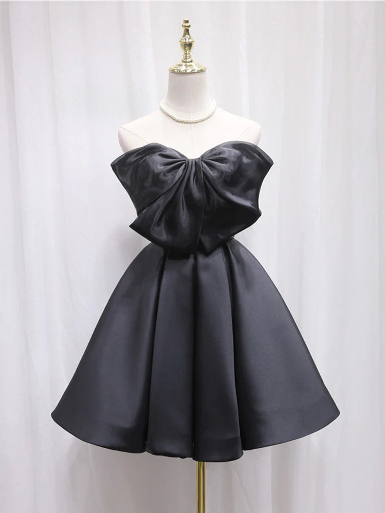 A-Line Black Sweetheart Neck Satin Short Prom Dress Homecoming Dress