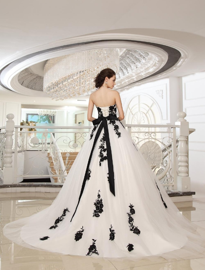 Black And White Wedding Dresses Strapless Lace Sash Beaded Ball Gown Bridal Dress