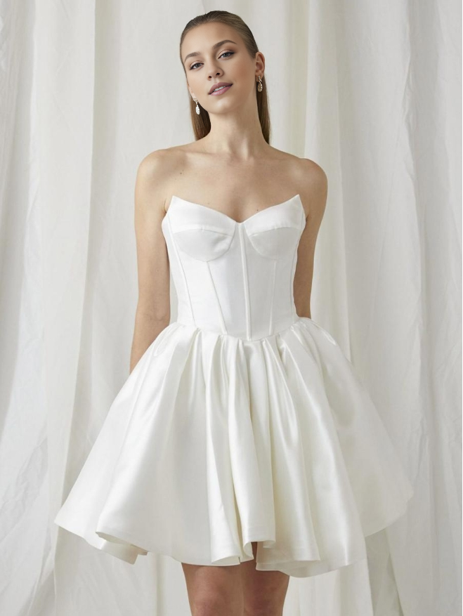 Short A-Line Wedding Dress Short Sweetheart Neck Sleeveless Natural Waist Lace Bridal Gowns