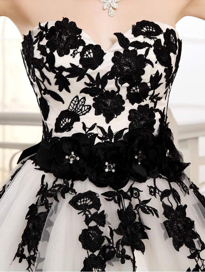 Black And White Wedding Dresses Strapless Lace Sash Beaded Ball Gown Bridal Dress