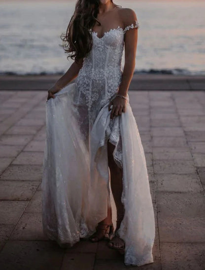 Beach Open Back Boho Wedding Dresses A-Line Off Shoulder Cap Sleeve Court Train Lace Bridal Gowns With Appliques Solid Color