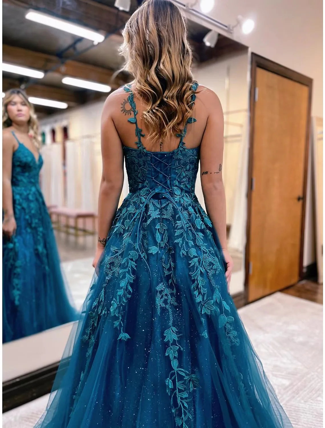 Ball Gown A-Line Prom Dresses Sparkle & Shine Dress Formal Floor Length Sleeveless V Neck Tulle Backless with Glitter Appliques