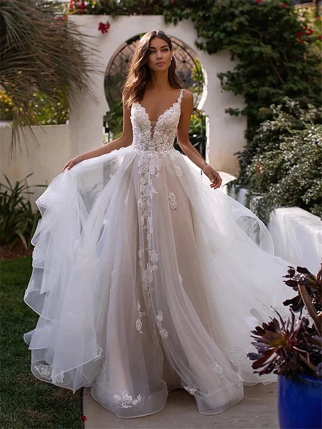 A-Line Wedding Dresses V Neck Chapel Train Lace Tulle Spaghetti Strap Romantic Sexy Beautiful Back with Appliques