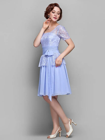 A-Line Mother of the Bride Dress Square Neck Knee Length Chiffon Lace Short Sleeve with Lace Bow(s) Ruched