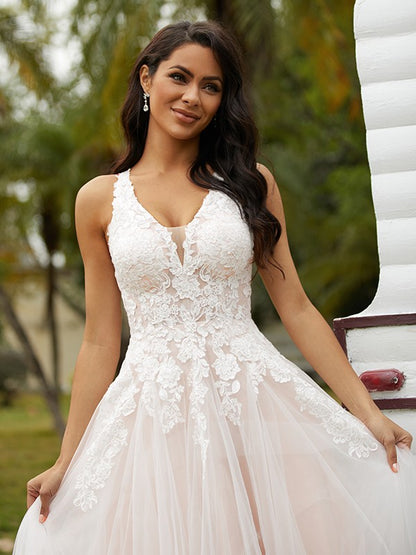 A-Line/Princess Tulle Lace V-neck Sleeveless Court Train Wedding Dresses