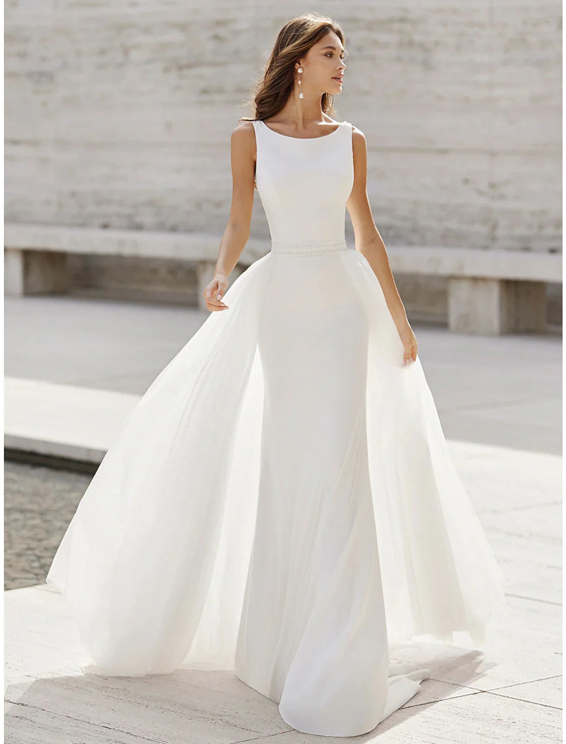 Beach Open Back Wedding Dresses Mermaid / Trumpet Scoop Neck Sleeveless Court Train Satin Bridal Suits Bridal Gowns With Appliques